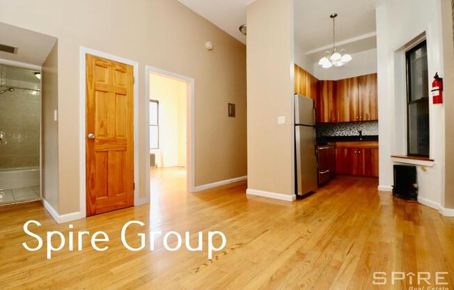 3 beds, 1 bath, $5,000, Unit 4E