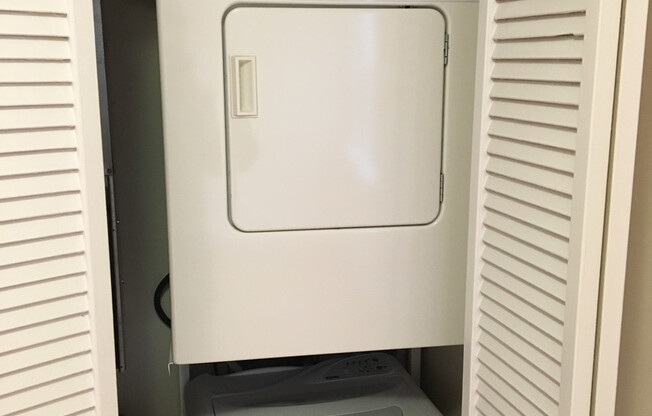 Studio, 1 bath, $1,750, Unit 402