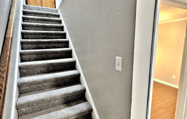 2 beds, 1.5 baths, 1,250 sqft, $975, Unit 2412 #4