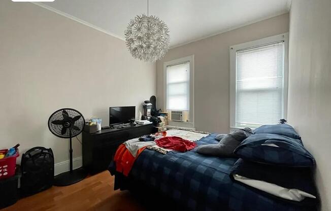 32 11 38 AVE