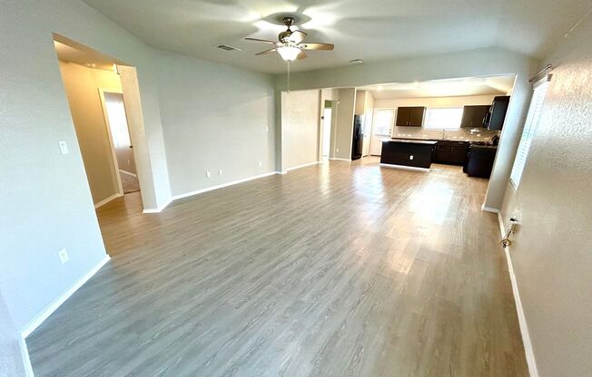 AVAILABLE NOW! 4 Bedroom / 2 Bath Home Near Lackland AFB!