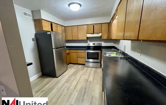 2 beds, 1 bath, $1,100, Unit Apt C