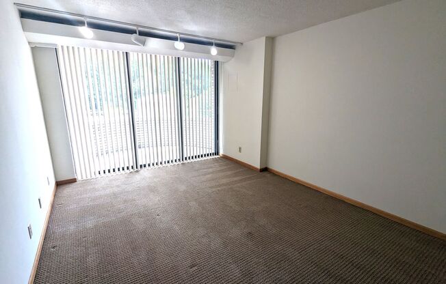 2 beds, 1 bath, $1,795, Unit 604