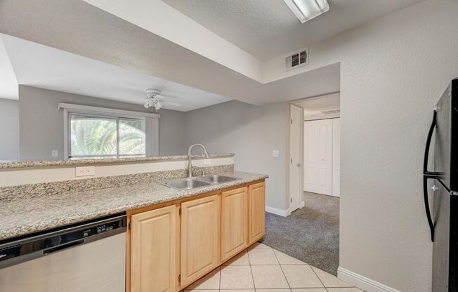 3 beds, 2 baths, $1,495, Unit # 2065
