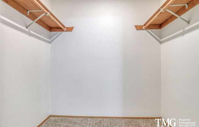 2 beds, 1 bath, 1,000 sqft, $1,525, Unit C04