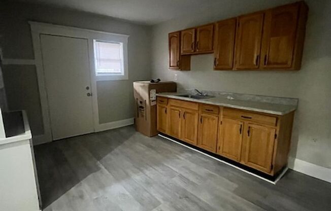 2 beds, 1 bath, $1,450, Unit 132 Belmont Unit #4R