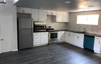 3 beds, 2 baths, 1,300 sqft, $2,195, Unit #102