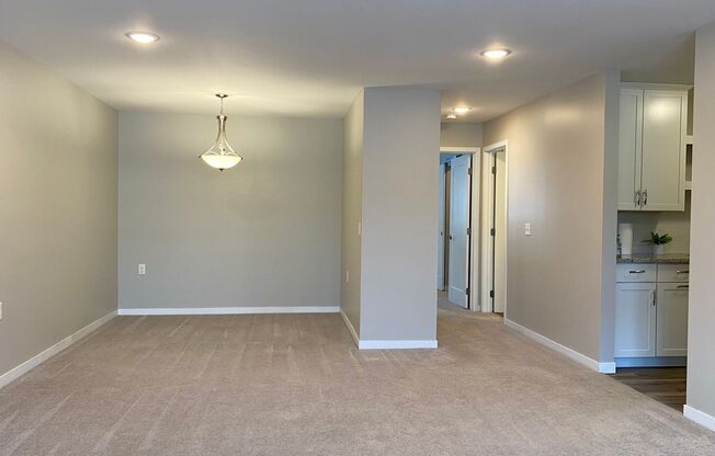 2 beds, 1 bath, 950 sqft, $1,495, Unit 145204