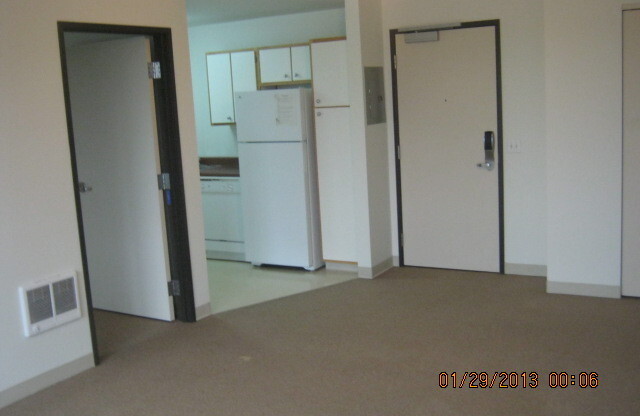 2 beds, 1 bath, 750 sqft, $1,650, Unit 310