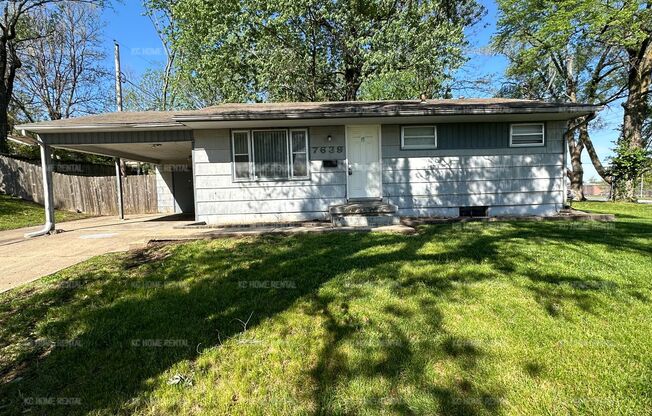 Bright and Cozy 3 Bed 1 Bath Home in KCMO!