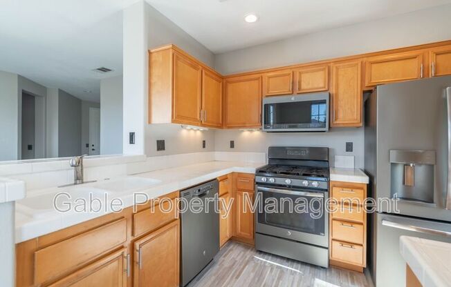 27030 VICTORIA LN