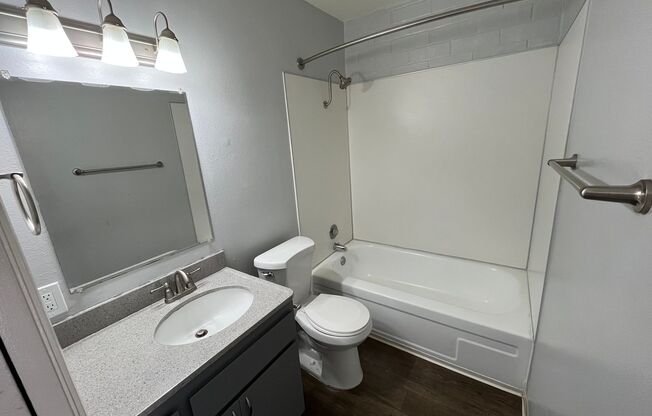 2 beds, 1 bath, 980 sqft, $1,775, Unit 2809 - 04