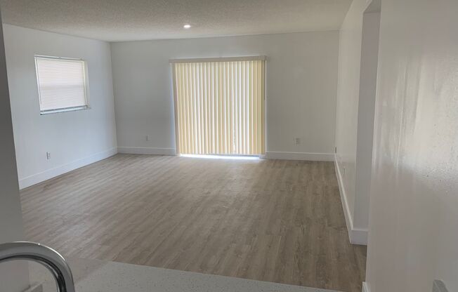 2 beds, 2 baths, $2,300, Unit 4121 Stirling rd #401
