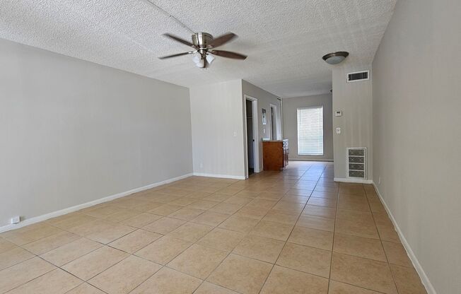 Studio, 1 bath, 450 sqft, $1,550, Unit 303