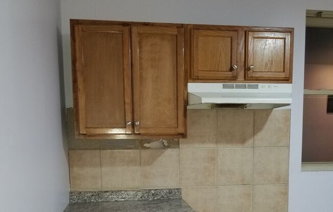 3 beds, 1 bath, $1,570