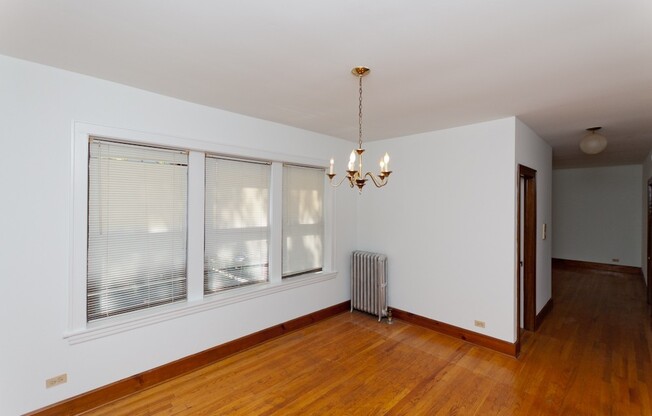 Spacious East Lakeview One Bedroom