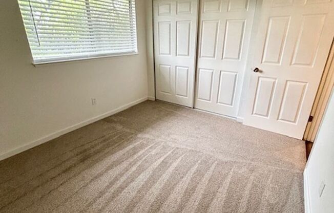 2 beds, 2 baths, 900 sqft, $1,795, Unit 26