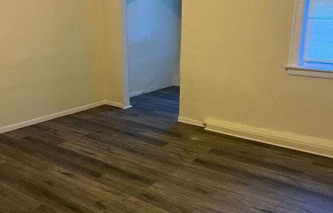 One bedroom one bathroom apartment with heat included
