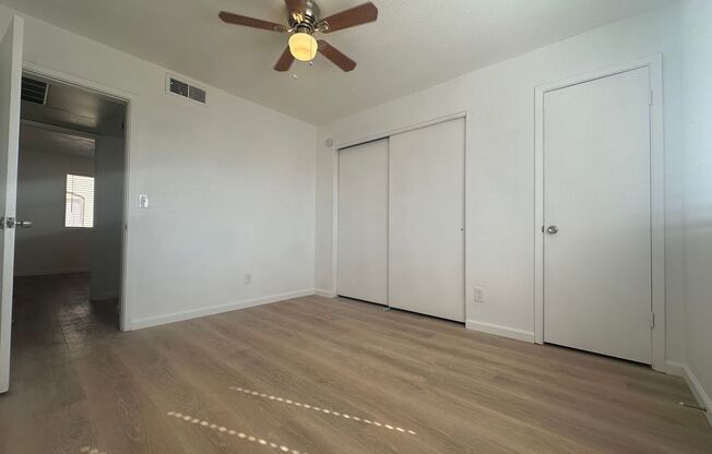 2 beds, 1 bath, $1,300