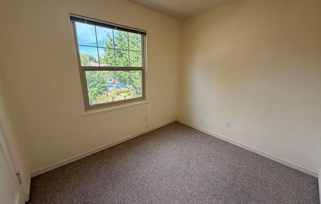 2 beds, 1 bath, 695 sqft, $1,595, Unit 711 - 3