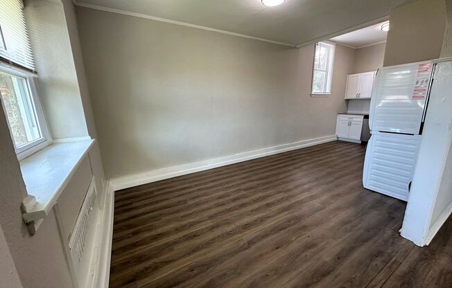 2 beds, 1 bath, 1,035 sqft, $1,595, Unit Unit 17-B