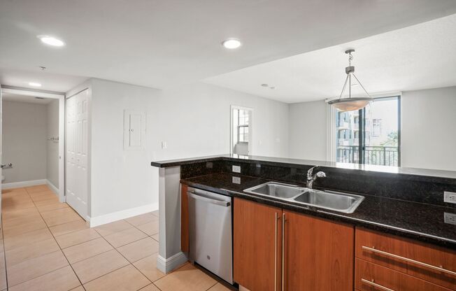 1 bed, 1.5 baths, $2,300, Unit # 521