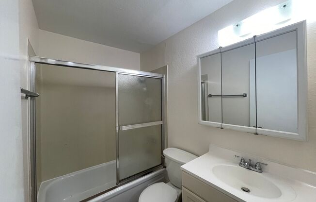 2 beds, 1 bath, 950 sqft, $1,395, Unit 6