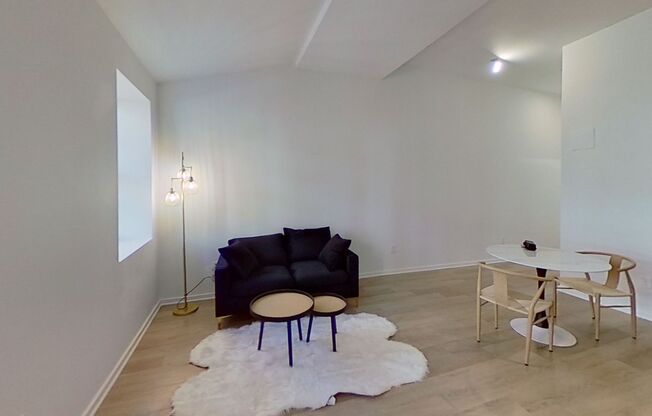 Studio, 1 bath, 400 sqft, $1,724, Unit 305