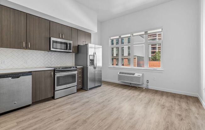 Studio, 1 bath, 444 sqft, $1,215, Unit 411