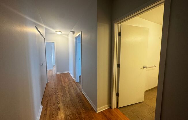 2 beds, 2 baths, $2,400, Unit 401