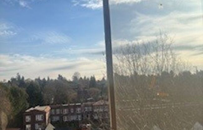 1 bed, 1 bath, 744 sqft, $1,475, Unit 611