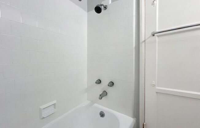 Studio, 1 bath, 570 sqft, $1,550