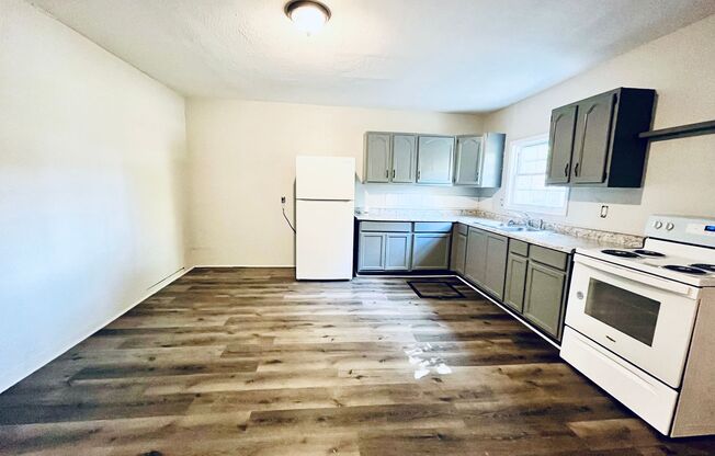 2 beds, 1 bath, $895