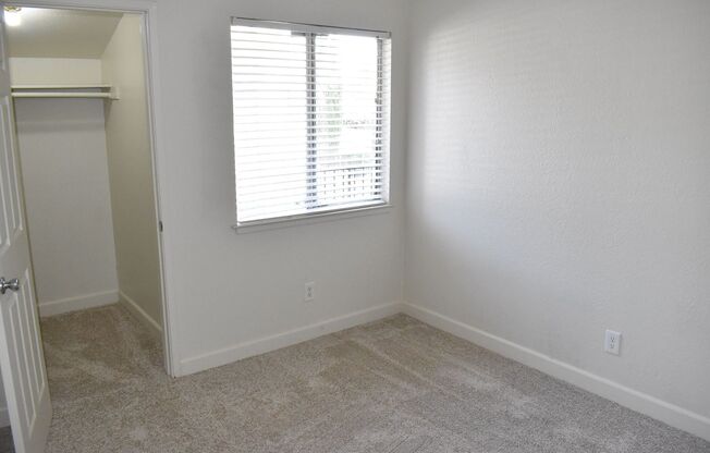 2 beds, 1 bath, 800 sqft, $1,795, Unit 09