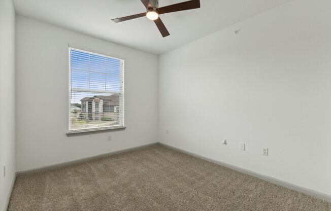 3 beds, 2 baths, 1,212 sqft, $2,343, Unit 5203