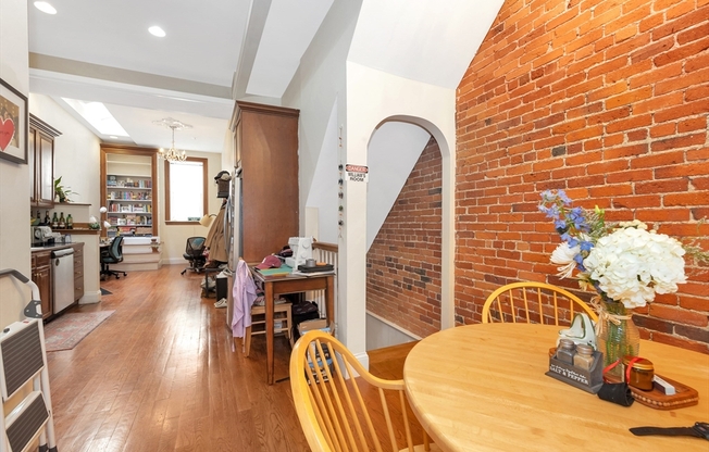 1027 TREMONT
