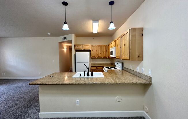 3 beds, 2 baths, $1,795, Unit 104