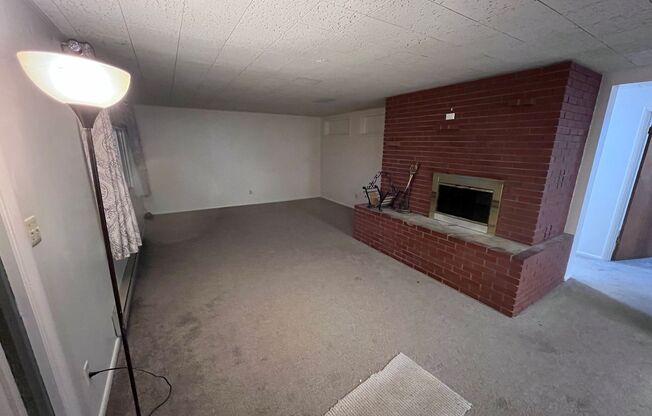 2 beds, 1 bath, $1,850