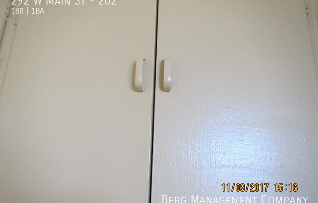 292 W Main St