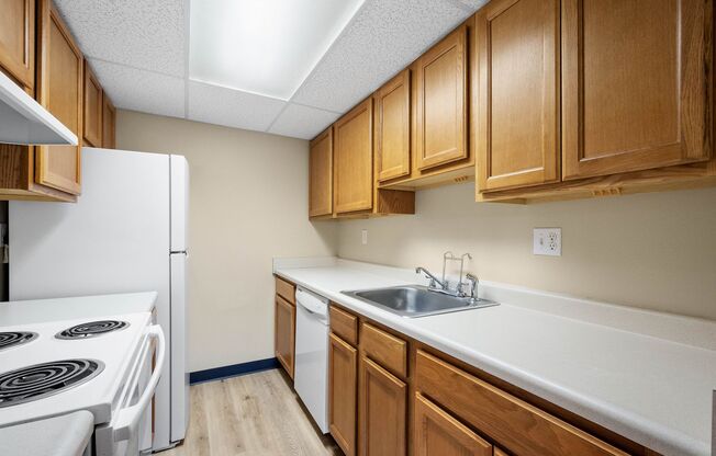 2 beds, 1 bath, 950 sqft, $999, Unit 110 L