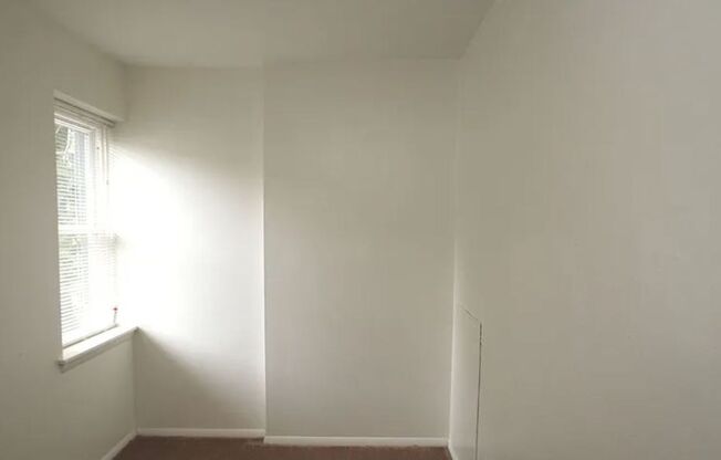 COMING SOON! Quiet block, cozy home - community garden, Calvert Street Park!