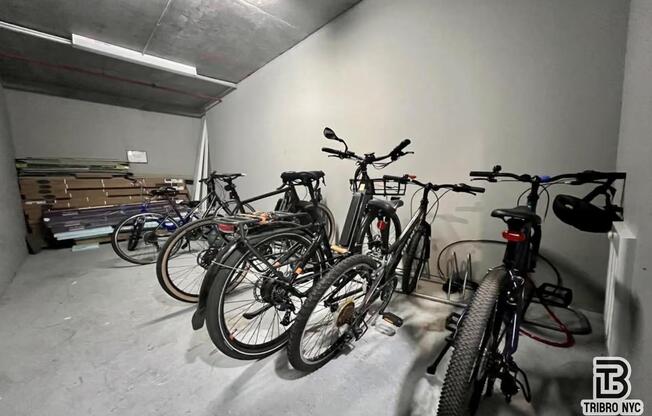 3 beds, 1 bath, $4,850, Unit 2B