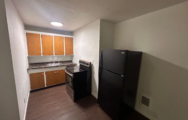 1 bed, 1 bath, 550 sqft, $875, Unit Apt 7