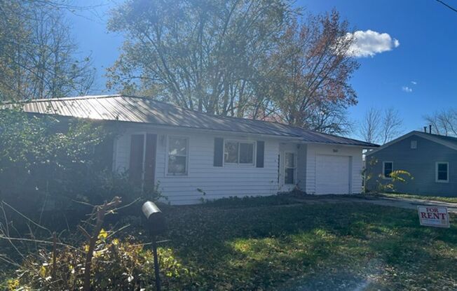 Nice 2 Bed 1 Bath House In Ashland!