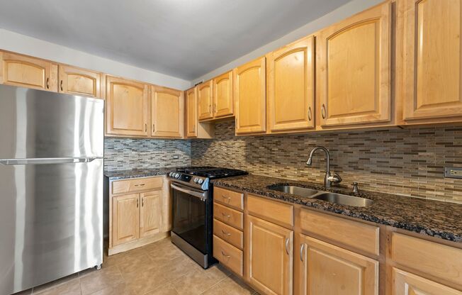 1 bed, 1 bath, $1,500, Unit 6700 S. South Shore Dr. Unit 8H