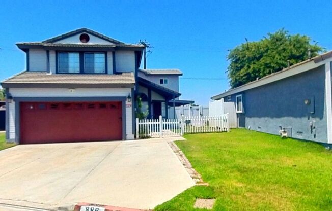 4 Bedroom 2.5 Bath Home Located in Rialto!