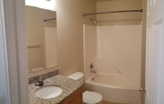 2 beds, 1 bath, $995