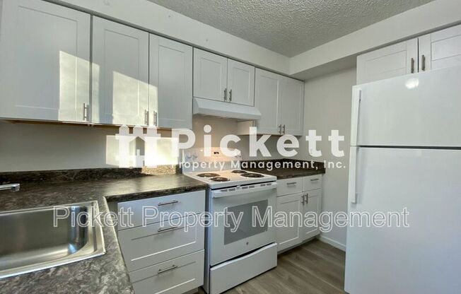 3820 DYES INLT RD NW