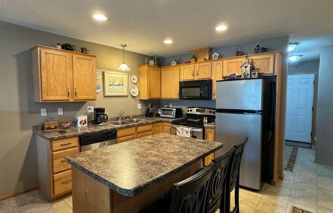 2 beds, 1.5 baths, $1,599