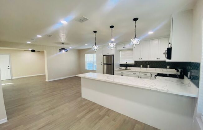 521 Vine Ave